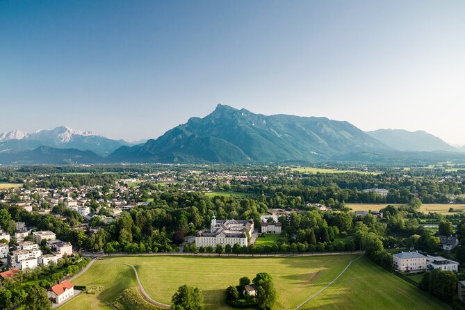 Prague to Salzburg With Optional Stopover in Cesky Krumlov - Amenities and Transportation Details