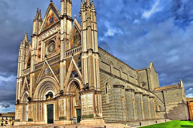 Private 10-Hour Tour of Orvieto & Assisi From Rome With Hotel Pick up - Private Official Tour Guide