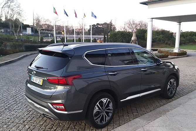 Private Airport Transfer From Porto to Guimarães - Service Details