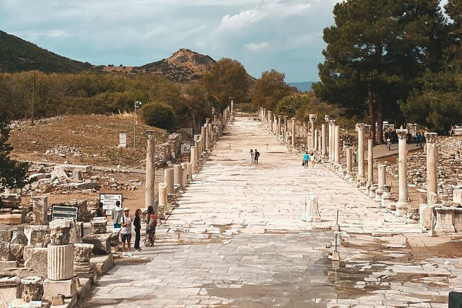 PRIVATE Ephesus For Cruisers: Guide and Vehicle Service - How to Book