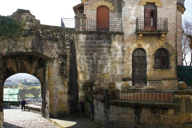 Private Tour of Fuenterrabia With Pintxo and Pasaia Coast. - Booking Process