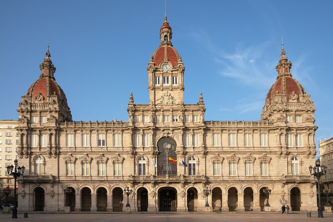 Private Walking Tour Around Coruña With Beer or Wine - Inclusions and Meeting Point