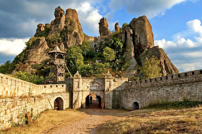 Sofia Airport SOF Private Transfer to Sofia City in Business Car - Vehicle Options
