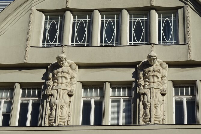 Vienna Neighborhood Private Walk Hundertwasser Zaha Hadid Ferris - Frequently Asked Questions