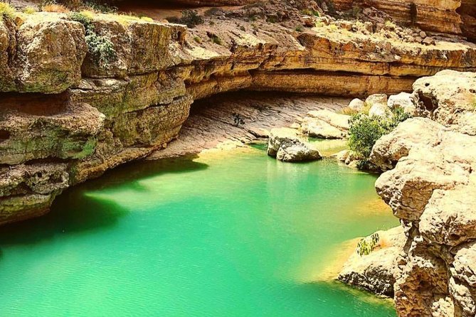 Wadi Shab Tour With Bimmah Sinkhole Tour (Price per Vehicle) - What To Expect