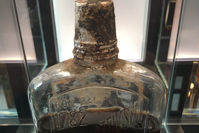 Warsaw Old Town Inc.Royal Castle+Polish Vodka Museum: SMALL GROUP /Inc. Pick-Up/ - Cancellation Policy