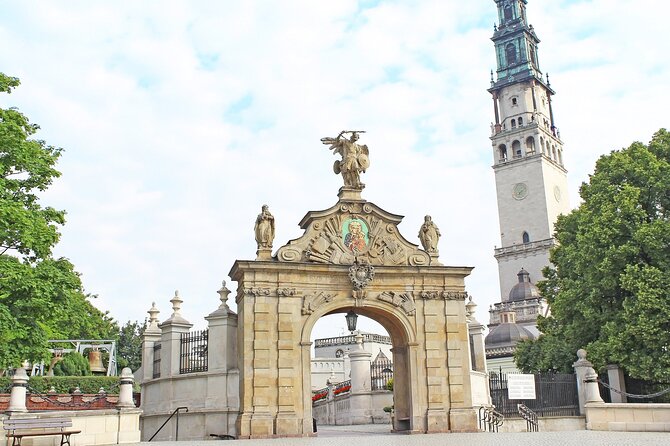 Z Krakowa: Częstochowa Czarna Madonna Prywatne Doświadczenie - Booking Process
