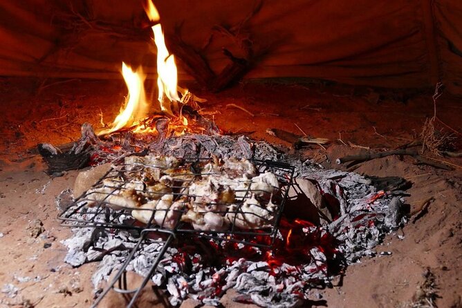 2 Day Wadi Rum Tour: Traditional Dinner and Starlit Cave Camp - Traveler Tips