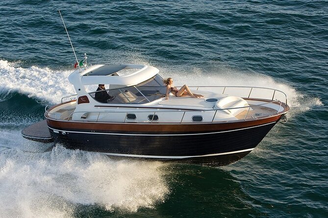 4-Hour Boat Tour of the Amalfi Coast & Li Galli Islands - The Sum Up
