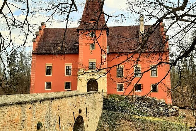 8 Hours Two Catles Private Tour by Car: Hluboká and Red Lhota - Tour Details