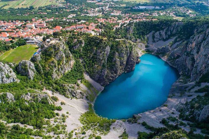 Blue and Red Lake With Waterfalls – Authentic Lunch Wine Tasting