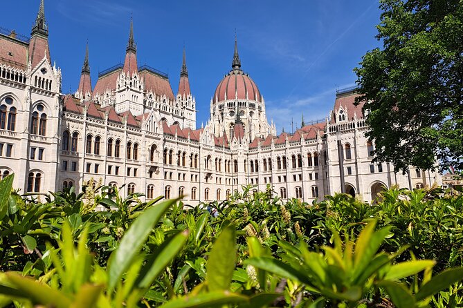 Budapests Highlights Private Walking Tour by Denisa