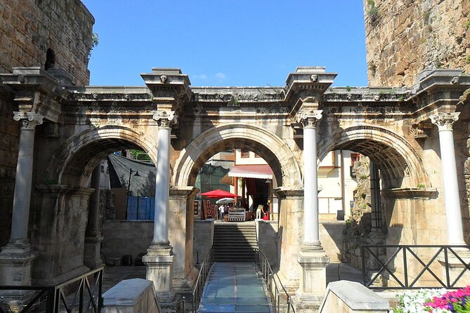Full Day City Tour/2 Waterfalls, Boat Trip, Old Town - Tour Pricing