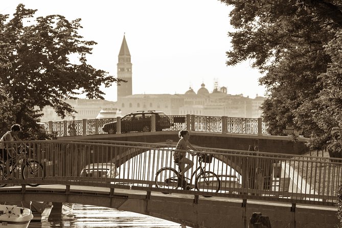 Private Bike Tour in Lido of Venice - Tour Description
