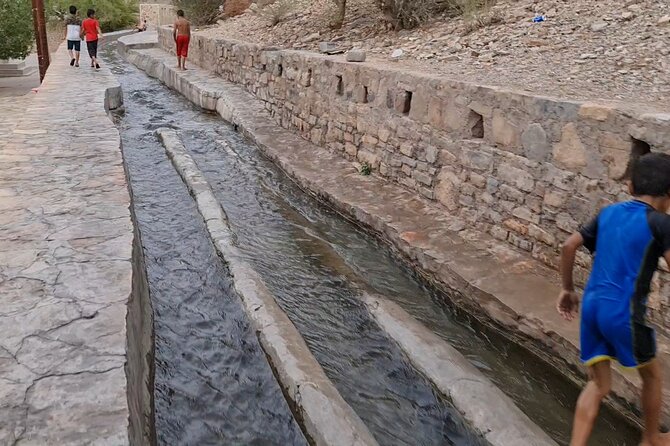 Private Day-Tour in Nizwa and Jebel Akhdar - Booking Details