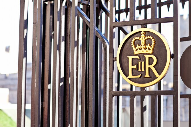 Private Sightseeing Tour Black Taxi London From Heathrow Airport - Pickup Details