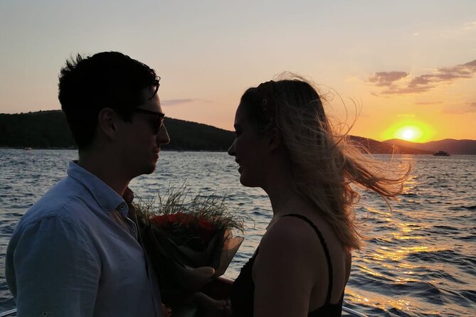 Private Sunset Tour From Split + Bottle of Wine Included - Important Considerations for Participants