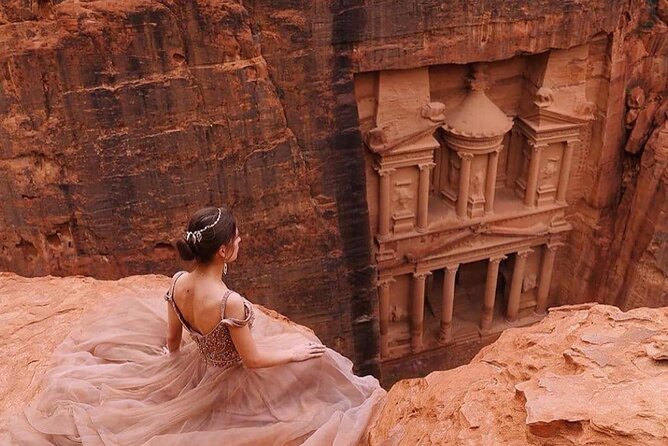 Private Transport Queen Alia International Airport to Petra Wadirum Fullday Tour