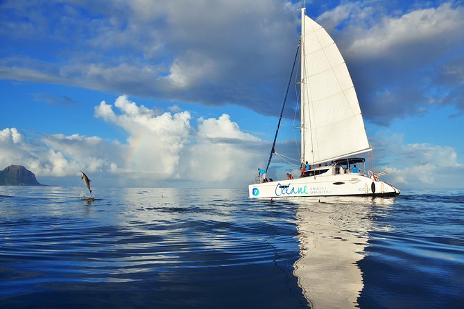 Shared WEST Cruise - Ile Aux Benitiers: Full Day Catamaran Cruise - Cruise Details
