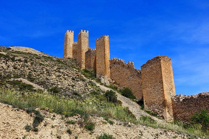 Touristic Highlights of Albarracín on a Private Half Day Tour With a Local - Capture Stunning Views and Landscapes