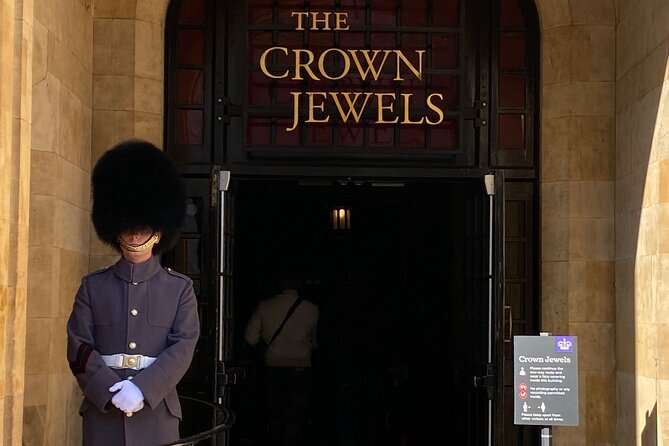 Tower of London VIP Tour With Luxury Crown Jewels Afternoon Tea - Inclusions