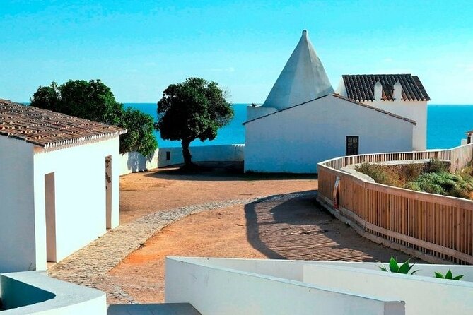 Transfer to Porches From Lisbon - Meeting Point