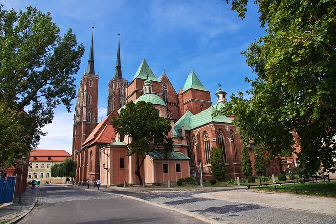 Wroclaw Jewish History Tour With Synagogue and Cemetery - Meeting and Pickup Information