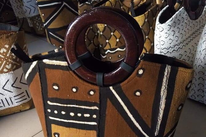 Your Assistant in Interpretation & in Shopping in Dakar Markets - Pickup Information