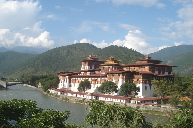 Amazing Bhutan in 7 Days - Good To Know