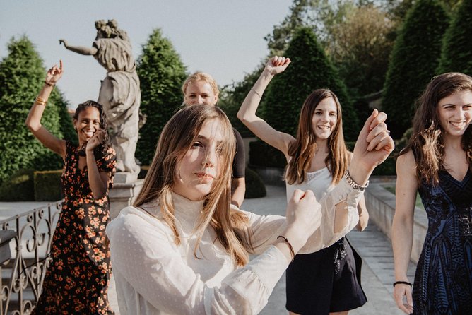 Bachelorette Photo Tour in Prague - Good To Know