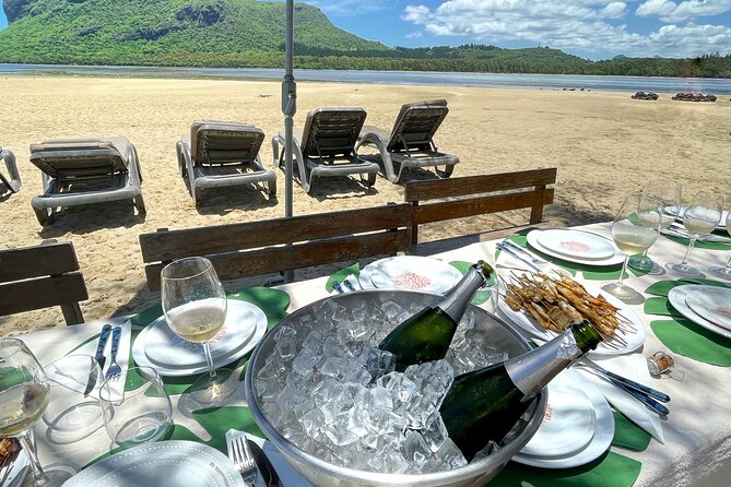 Bel-Ombre: Private Boat, Swimming With Dolphins, Lunch on the Island - Good To Know