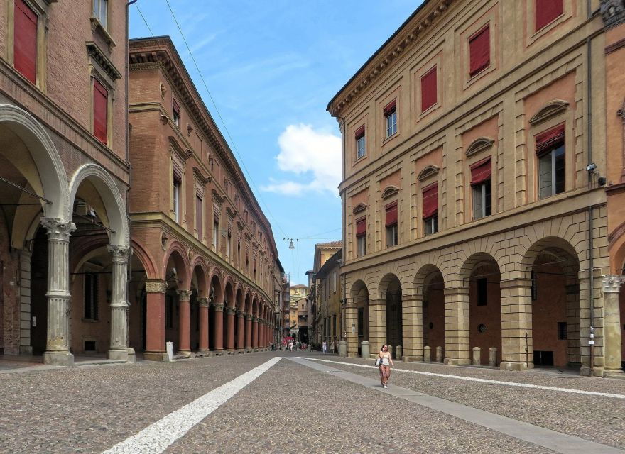 Bologna: Private Walking Tour With a Local Guide