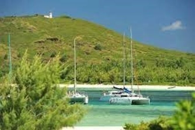 Catamaran, Bbq, Ile Gabriel , Ile Plate ,Coin De Mire - Good To Know