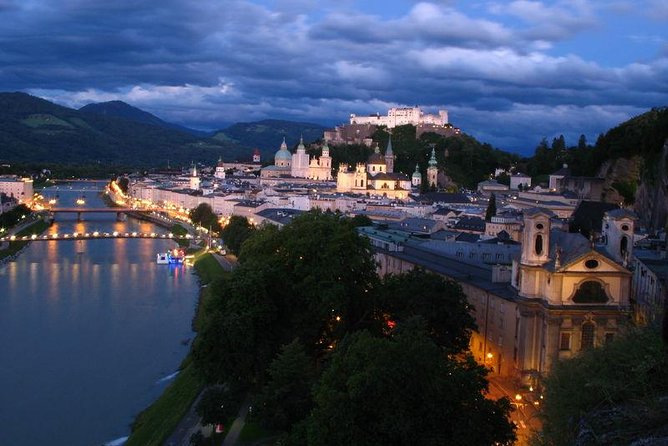 Daily Door to Door Shared Shuttle Bus From Cesky Krumlov to Salzburg