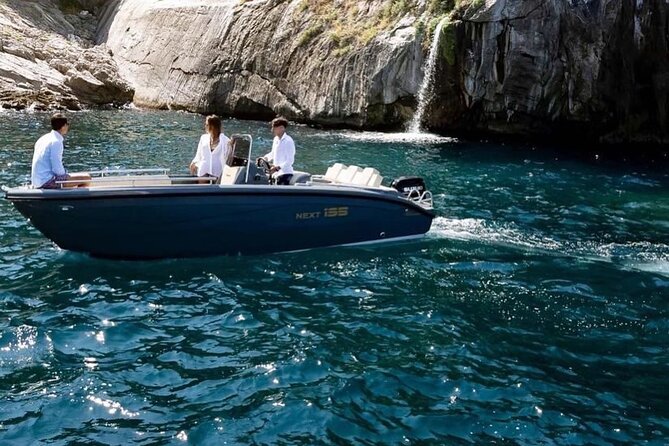 Day on a Private Boat From Capri to the Coast of Positano