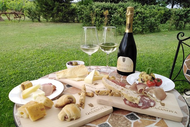 Discovering PODERE CASANOVA Winery, Walking and Wine Tasting With Lunch - Pickup and Meeting Options