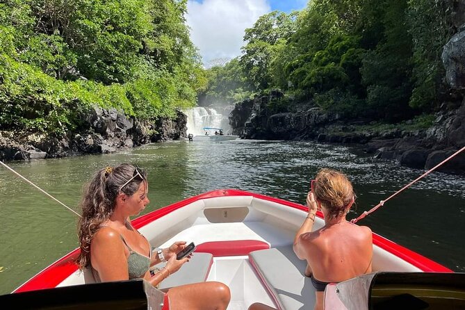 Full Day Shared Speed Boat in Ile Aux Cerfs Lunch & Transfer Incl
