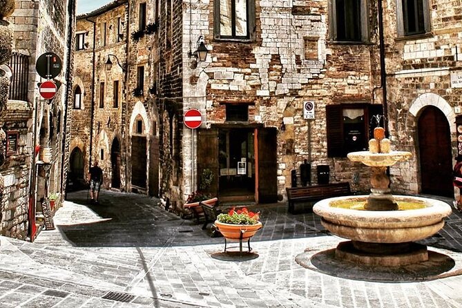 Gubbio Private Walking Tour With Food Tasting - Good To Know