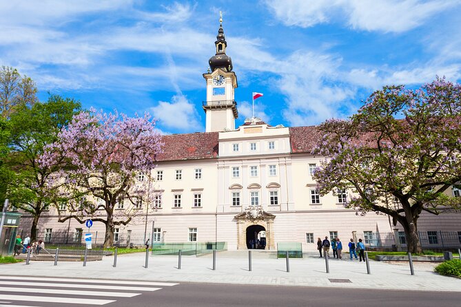 Linz: Pöstlingberg and Old Town Private Walking Tour - Good To Know