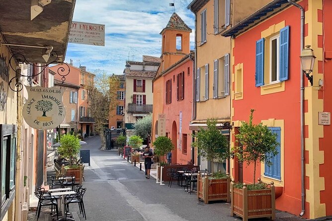 Local Art and Crafts in the Provence Countryside Villages - Artisanal Glass Blowing Demonstration