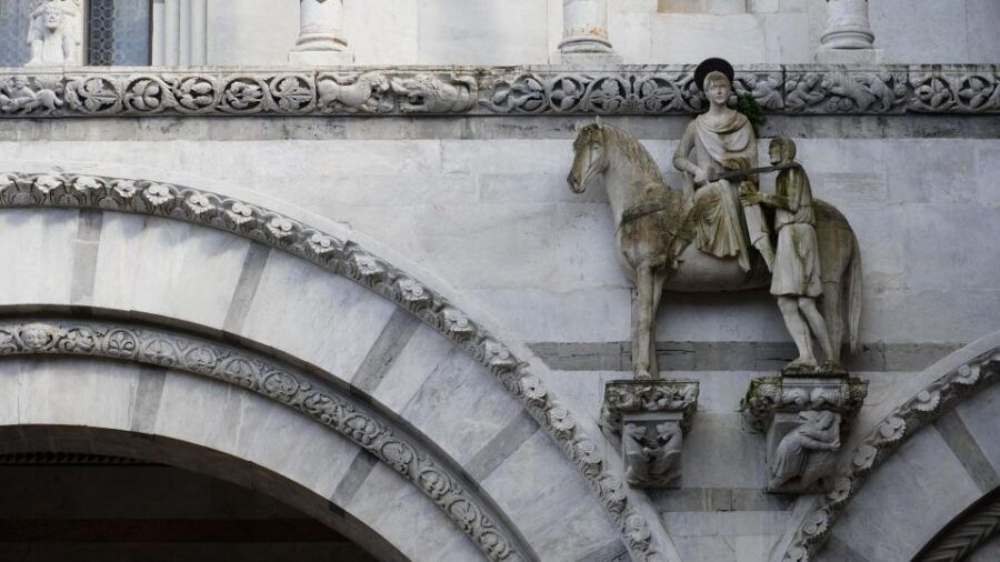 Lucca: Private Tour Historical Center, Monuments and Legends - Tour Details