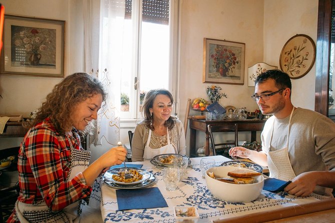 Lunch or Dinner and Cooking Demo at a Local Home in Pienza - Good To Know