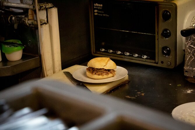 Old School to New School Tour in Porto With Food & Wine Tasting - Good To Know