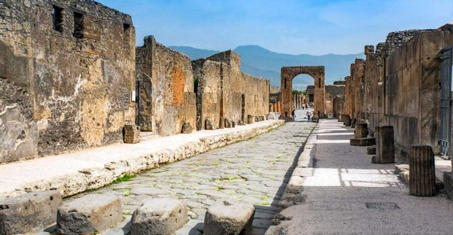 Pompeii: Gourmet Food Experience in a Museum