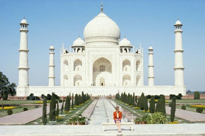 Princess Diana Accredited Access Exhibition & Royal Walking Tour - Good To Know