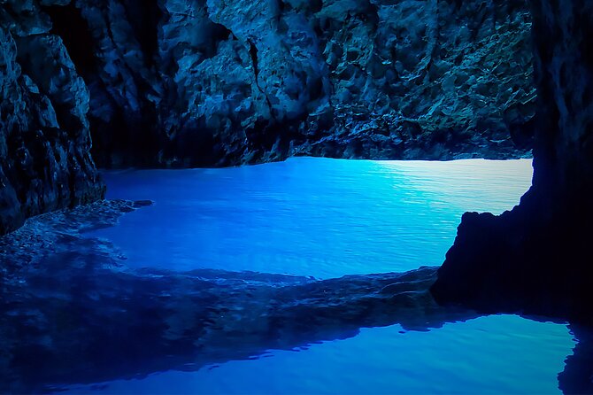 Private 4 Caves and KomižA Speedboat Tour From Split - Tour Inclusions