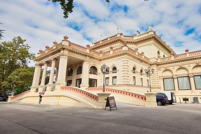Private Audio Book City Rally in Vienna'S Stadtpark - Good To Know