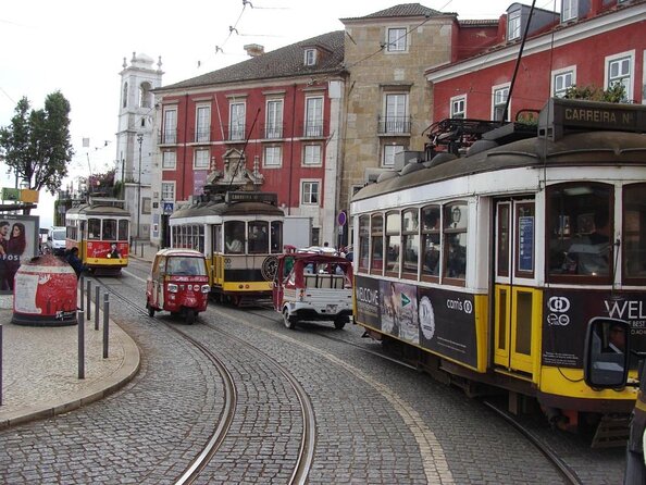 Private Bike Tour in Lisbon With Friendly Local Guide and Iconic Photo Ops - Good To Know