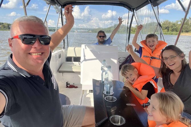 Private Cruise on Vistula in Warsaw for 9 With Our Helmsman