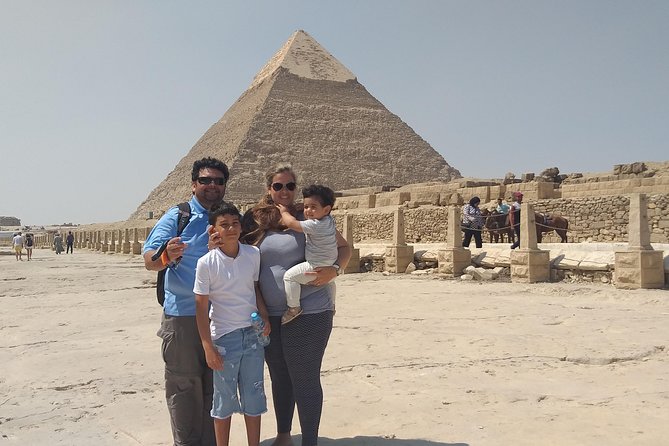 Private Guided Tour to Giza Pyramids and Sphinx - Tour Location and Highlights
